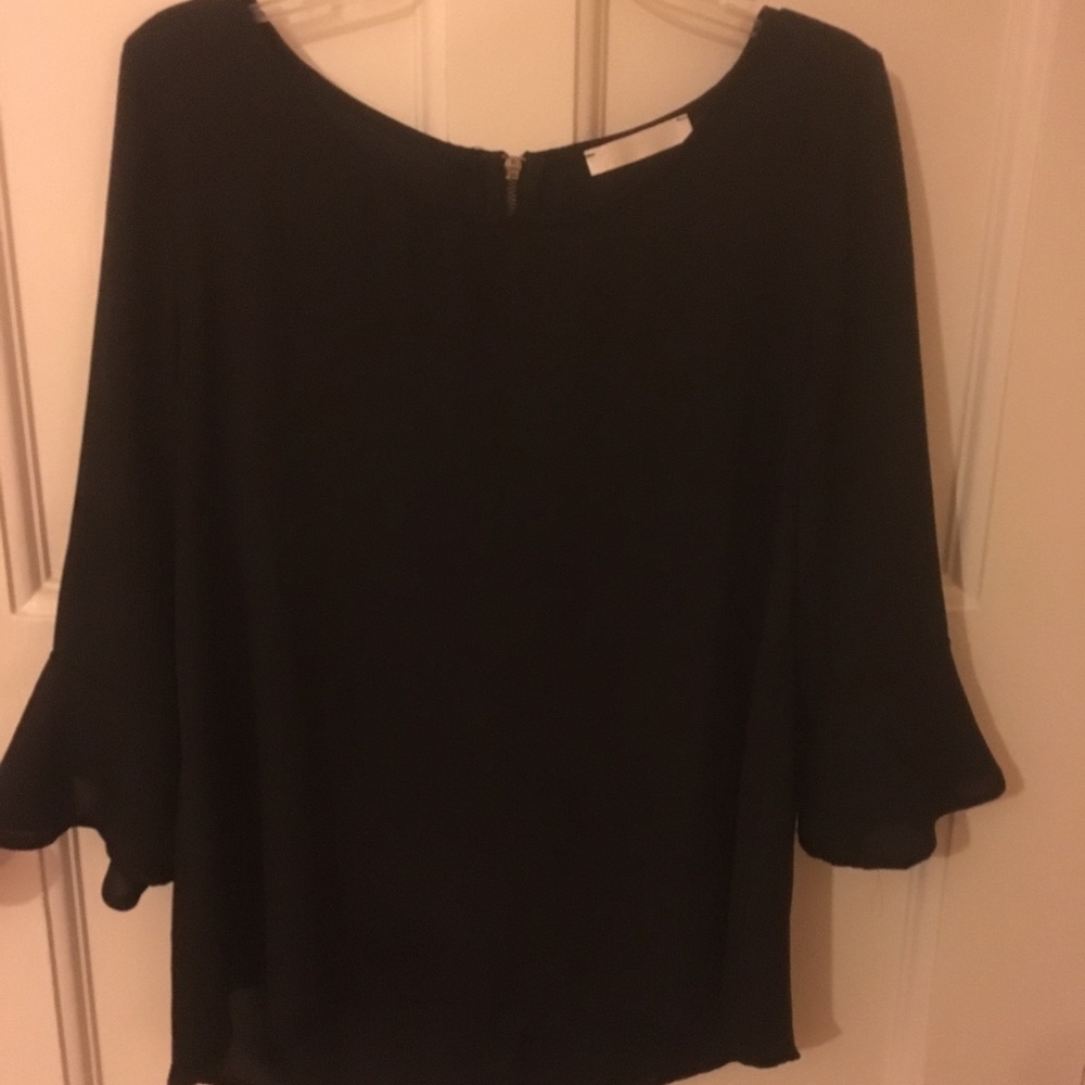 Essential Black Top - image 1